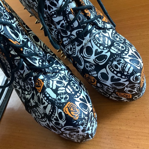 REDKISS  Mona Skulls & Roses Chunky Spike High Heel Platform - Picture 9 of 12